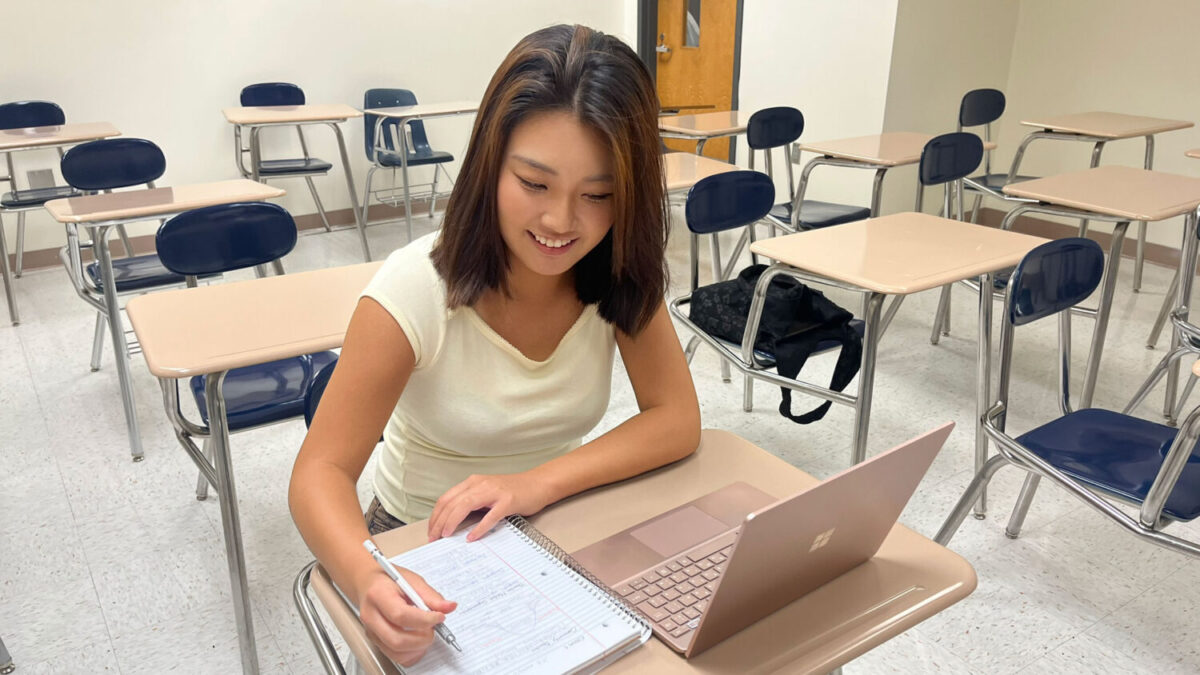 フロリダ・アトランティック大学でCAをめざして勉学に励む坂根凜さん