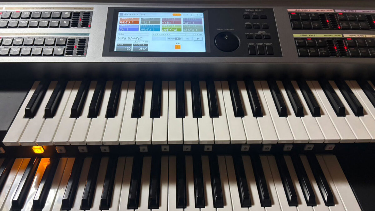 エレクトーンの鍵盤(上の2段)