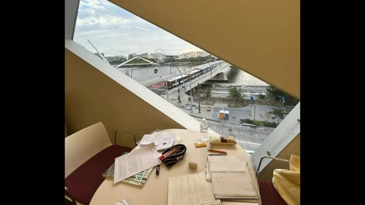 語学学校の授業の合間には、カフェなども活用して英語の勉強に励んだ